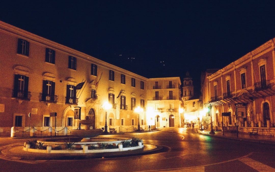 Foggia: il coronavirus danza per le strade della città, con tanti spettri intorno