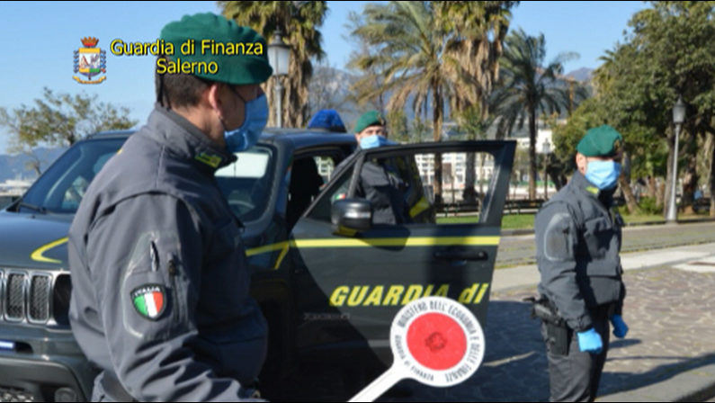 Pontecagnano, in sella a un calesse in spiaggia: nei guai un uomo