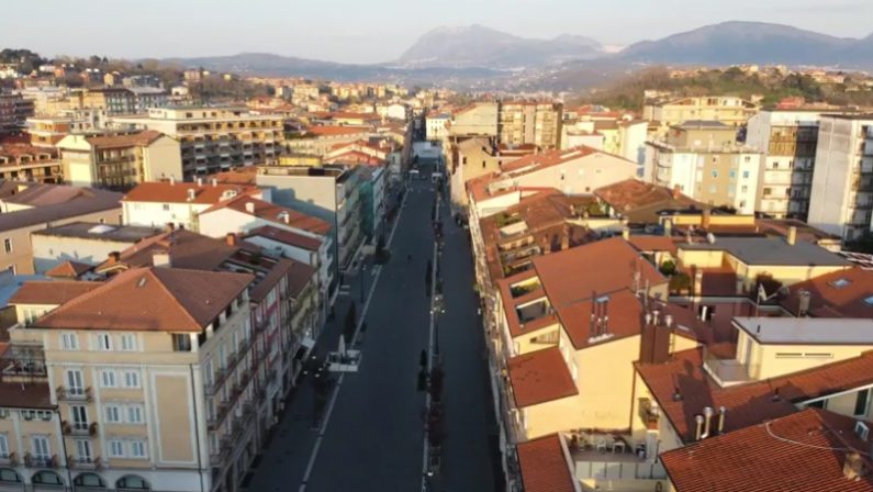 VIDEO - Coronavirus: ad Avellino il drone vola sulla città vuota