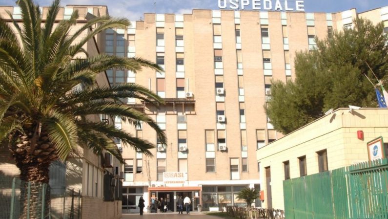 Morte sospetta di una turista di 26 anni nel Crotonese: indagati 4 medici, disposta l'autopsia
