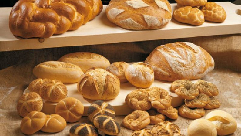 Il "pane solidale" per superare la crisi: l'iniziativa dei commercianti di Catanzaro per i bisognosi