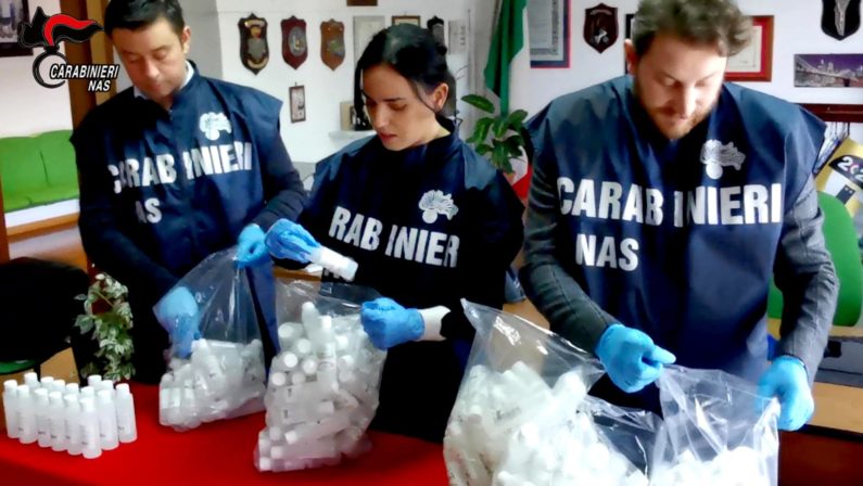 Più di mille confezioni di liquido igienizzante non a norma sequestrato dai carabinieri a Reggio Calabria