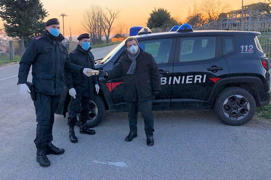 Un caffè caldo per i carabinieri, il gesto di riconoscenza del vescovo di Tricarico