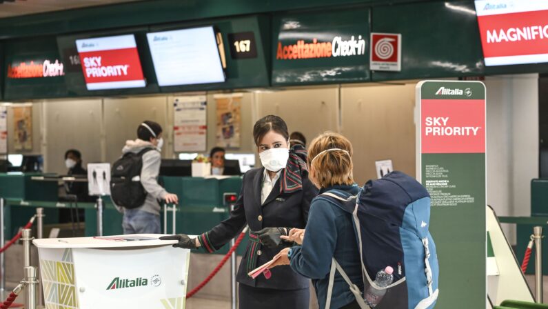 Coronavirus, lunedì si riapre e il 3 giugno riaprono le frontiere