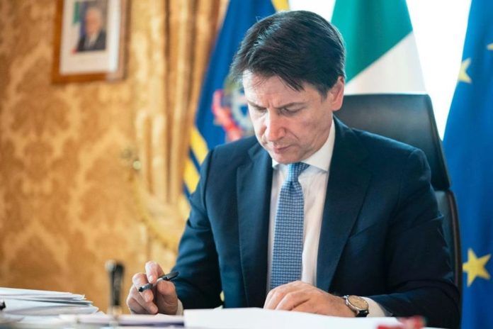 Conte firma il decreto sulle riaperture, inizia la ‘nuovà fase 2