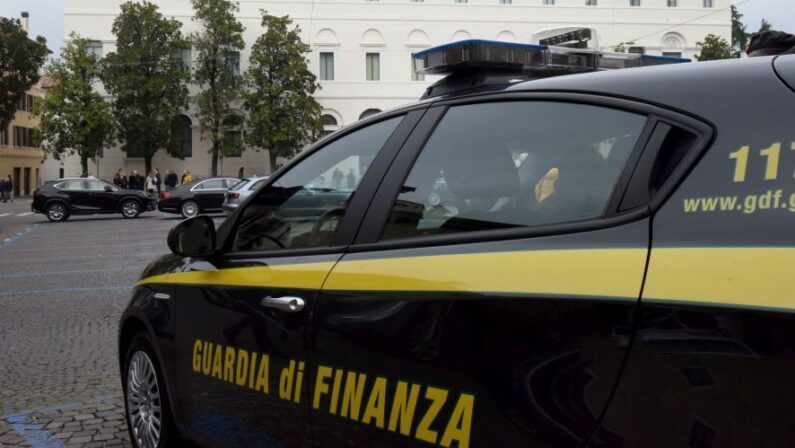 Corruzione e appalti pilotati nella sanità siciliana, 10 arresti