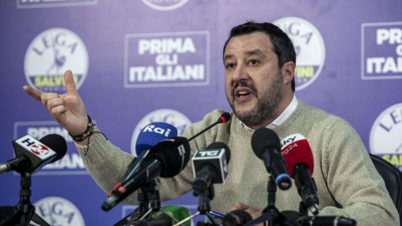 Open Arms, giunta del Senato dice no a processo per Salvini