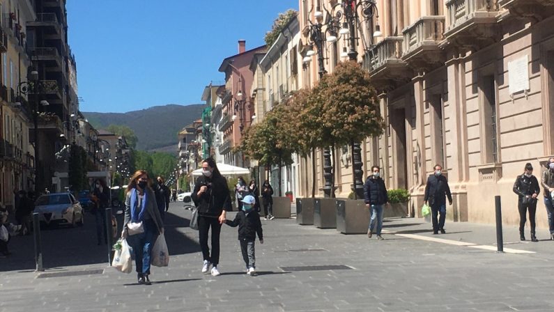 Fase 2 ad Avellino, più gente in strada ma niente assembramenti