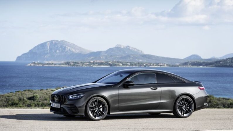 Mercedes-Benz presenta la nuova Classe E coupé e cabrio