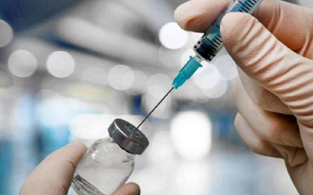 Coronavirus, il manager sanitario Mangano primo vaccinato a Reggio Calabria: «Molte vite umane saranno salvate»
