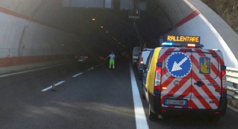 Catanzaro, strada statale chiusa a Tiriolo per caduta massi