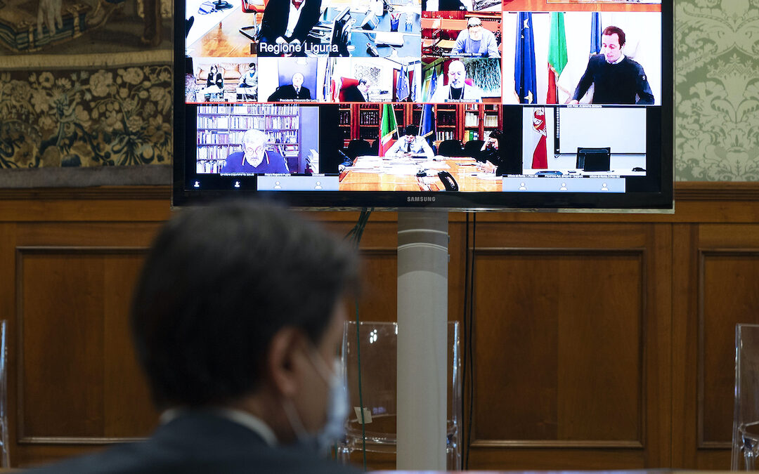 Il premier Conte in videoconferenza con i governatori (Foto Filippo Attili/LaPresse)