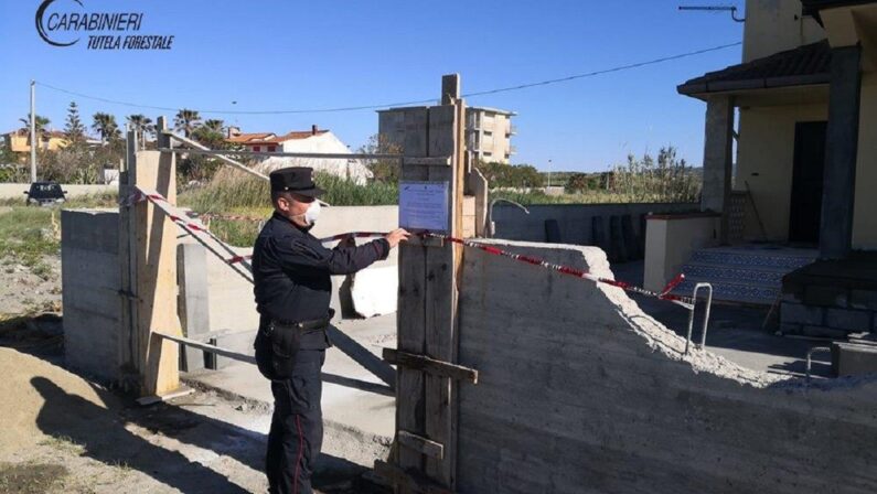 Abusivismo edilizio, due denunce dei carabinieri per opere realizzate nel Cosentino senza permesso