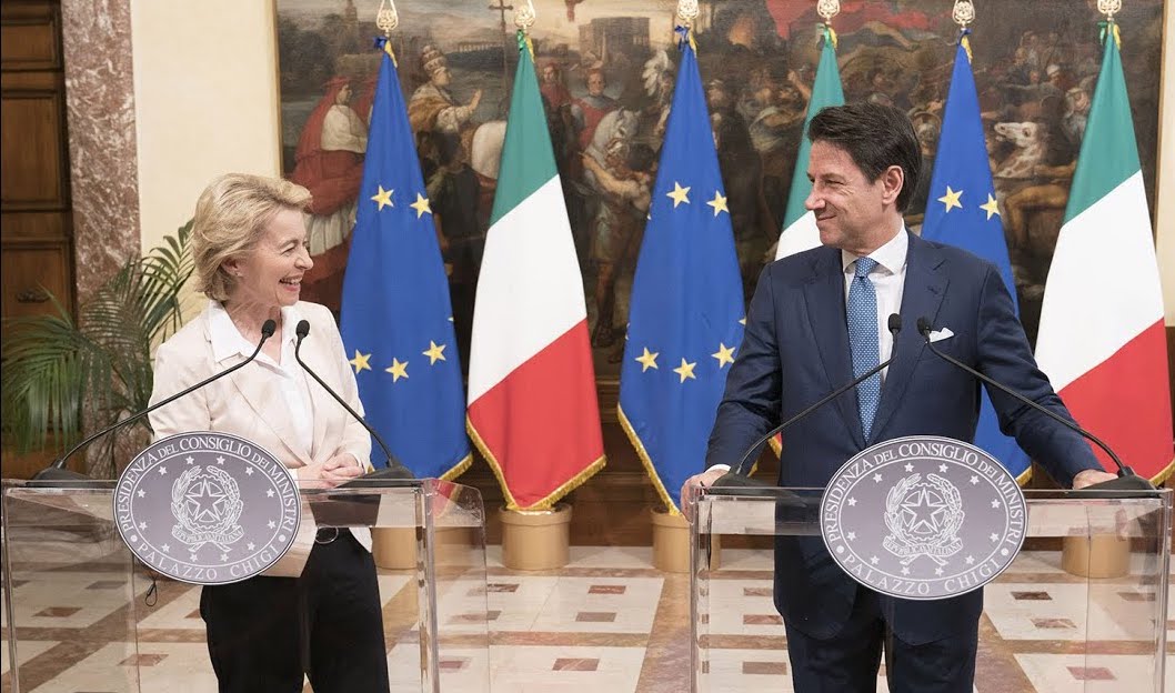 Conte assieme a Ursula Von Der Layen
