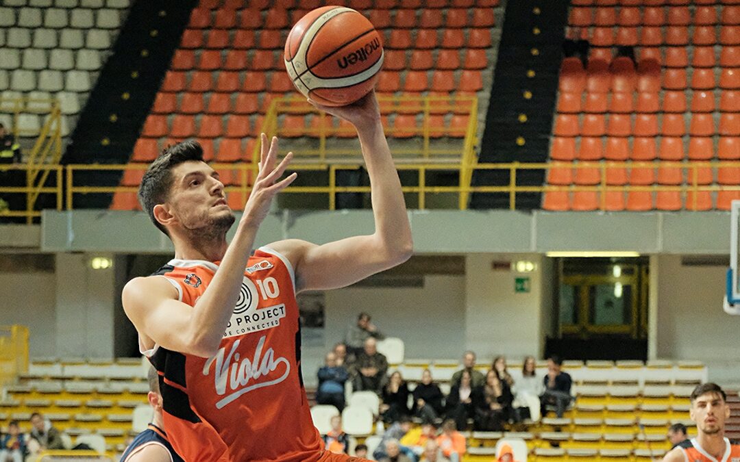 Basket: la Viola giocherà in Serie B, acquisito il titolo sportivo della Gilbertina