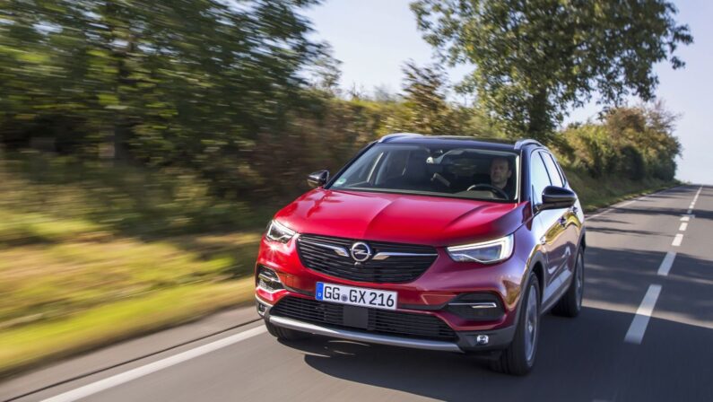 L’estate è l’occasione per andare in vacanza con Opel Grandland X