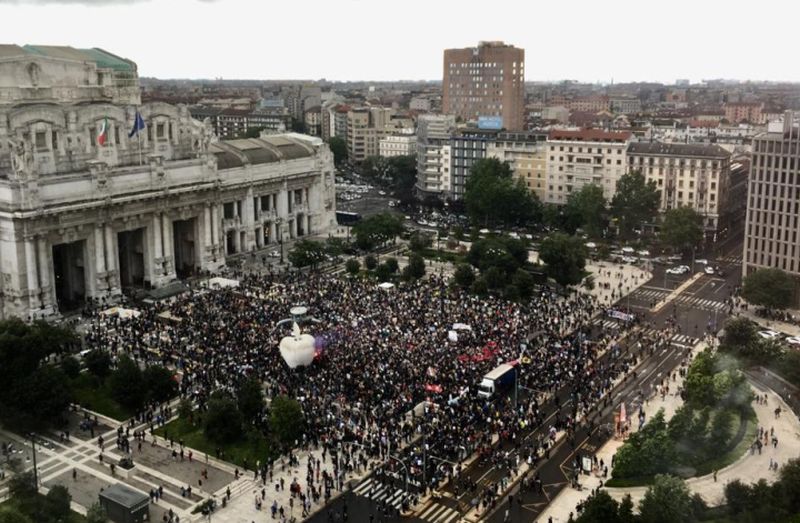 “I can’t breathe”, a Roma e Milano manifestazioni per George Floyd