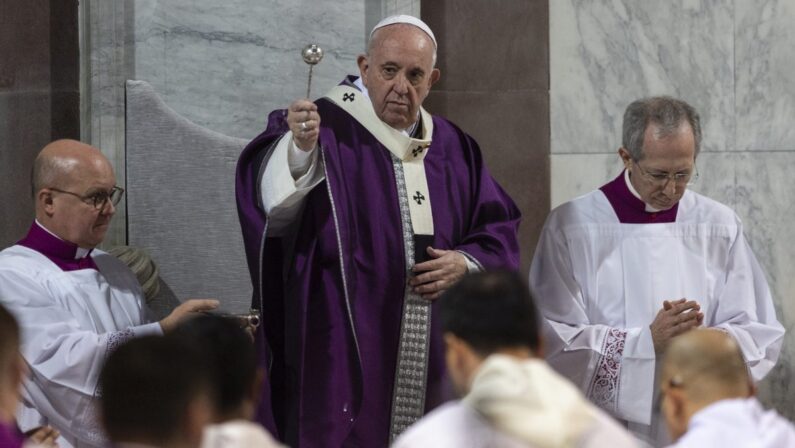 Papa “Rilanciare il cammino per la pace in Libia”