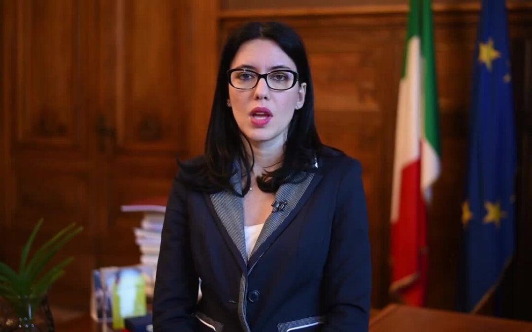 Azzolina “Buon senso per il ritorno in aula a settembre”