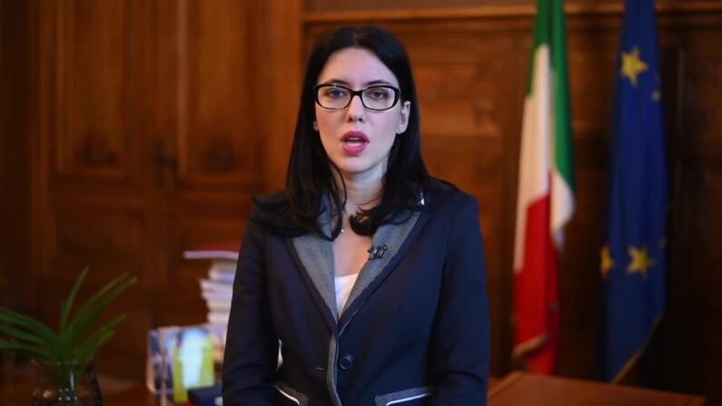 Azzolina “Buon senso per il ritorno in aula a settembre”