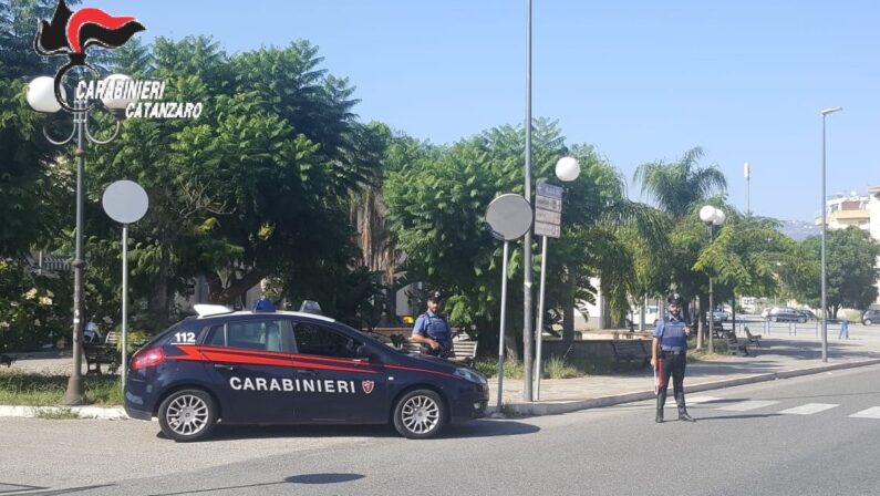 Traffico di droga: 11 misure cautelari nel Catanzarese, coinvolti tre minori