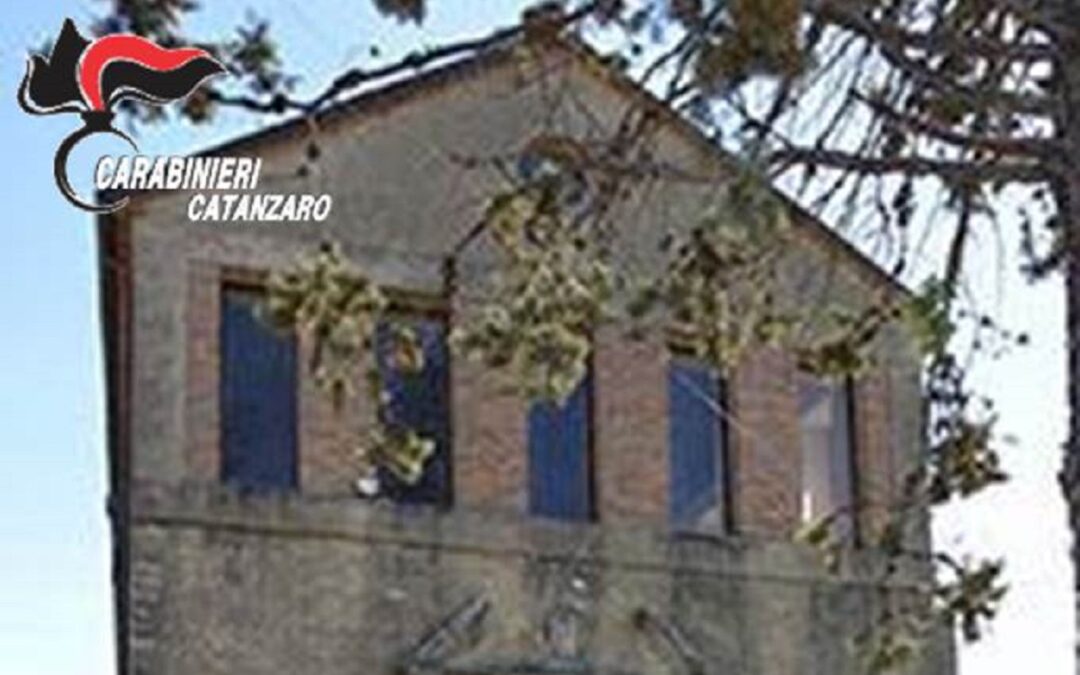 La chiesa di San Francesco d'Assisi a Martirano dove è avvenuto il furto
