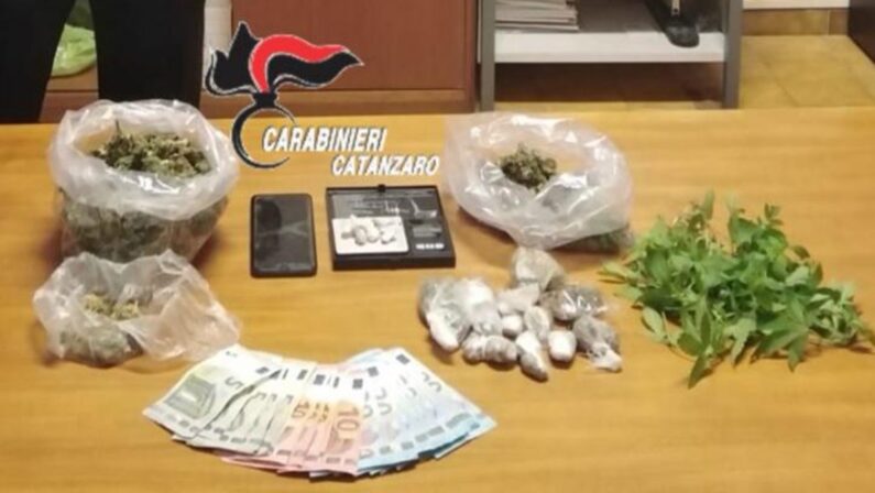Abitazione al centro dello spaccio di droga, un arresto e tre denunce a Catanzaro
