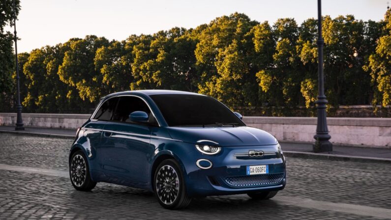 Debutta la nuova 500 “La prima” in versione berlina