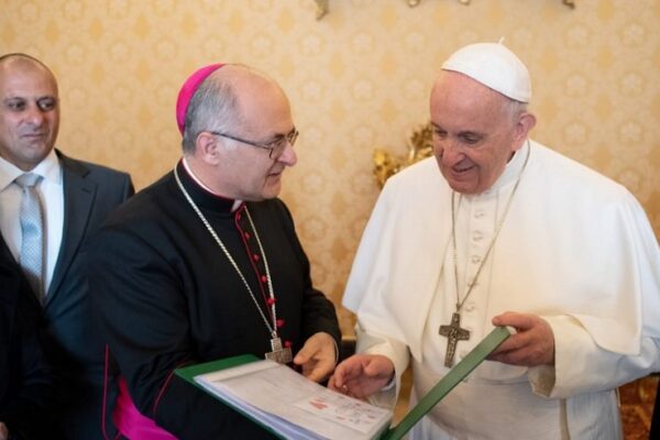 Papa Francesco e vescovo Massara