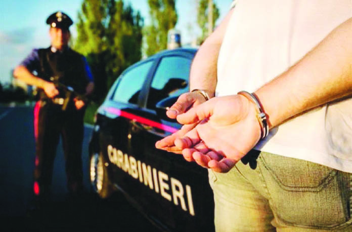 Ricercato, pubblicava foto sui social. Carabinieri arrestano 40enne