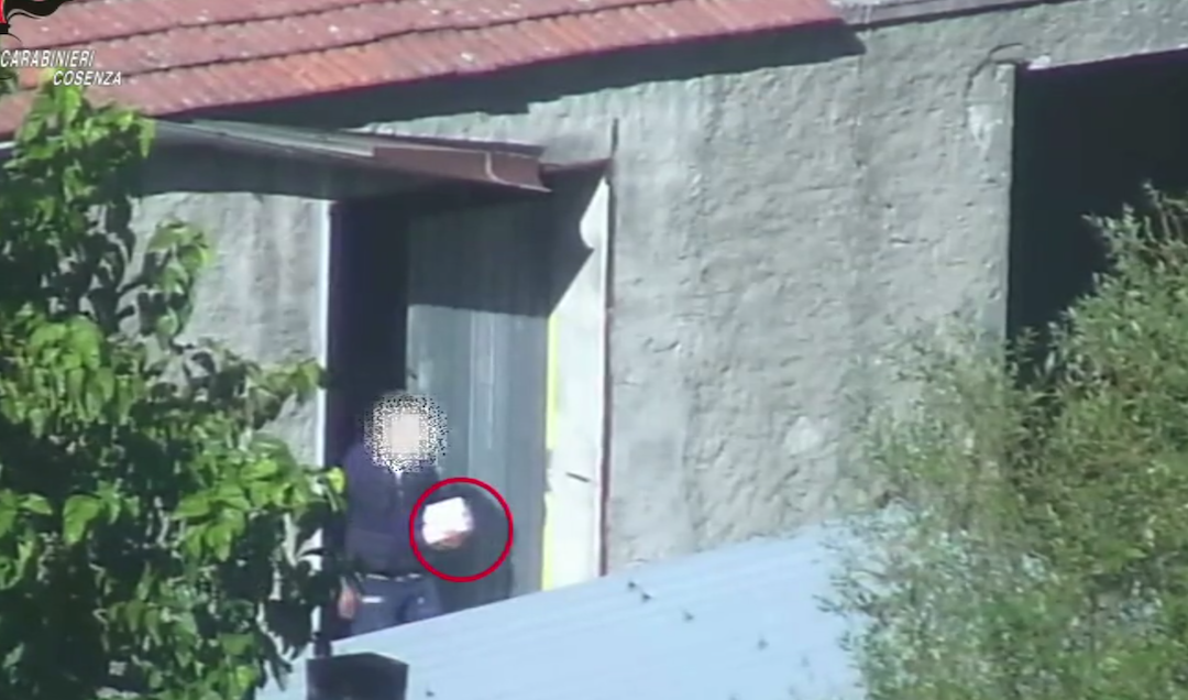VIDEO – ‘Ndrangheta, in manette i vertici delle cosche Perna e Pranno di Cosenza: 21 arresti