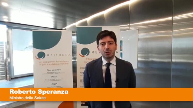 Covid, Speranza “Italia al centro della sfida per il vaccino”
