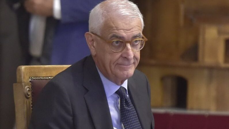 Corrotti anche per 50 euro nella pubblica amministrazione