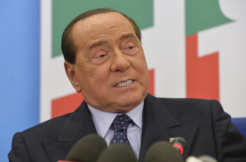 Governo, Berlusconi “Abbiamo il dovere di provare a cambiarlo”