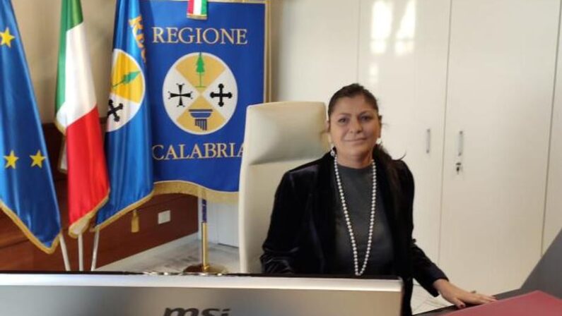 Santelli “Governo blocchi sbarchi di migranti o interverrò io”