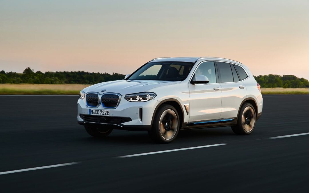 La prima BMW iX3 è pronta per conquistare le strade