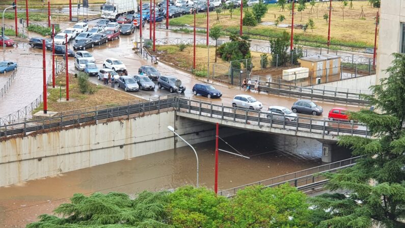 Bomba d’acqua su Palermo, due morti