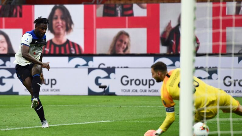 Zapata risponde a Calhanoglu, pari fra Milan e Atalanta