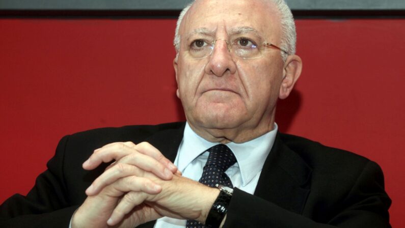 Campania, De Luca “al lavoro per umanizzare servizi nella sanità”