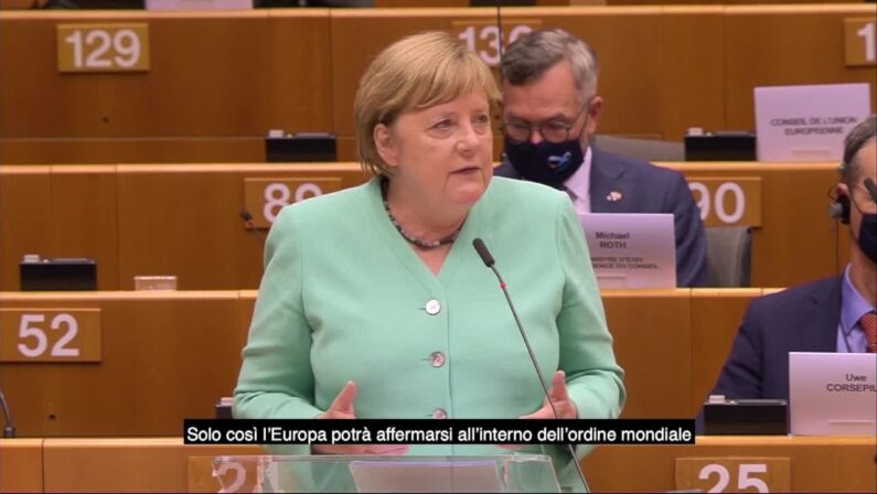 Ue, Merkel apre il semestre tedesco