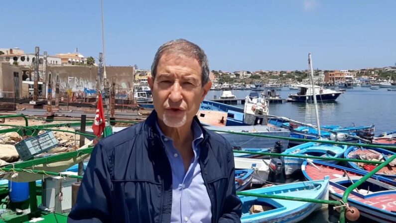 Immigrazione, Musumeci a Lampedusa “Servono risposte immediate”