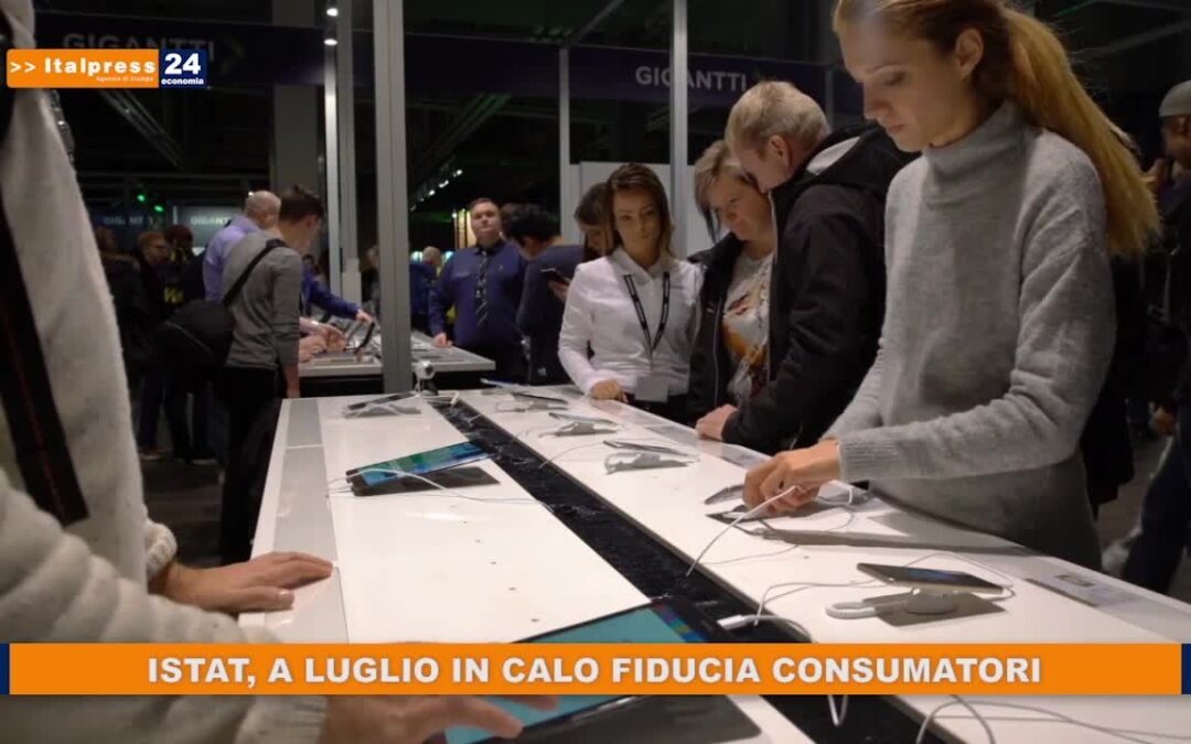 Istat, a luglio in calo fiducia consumatori
