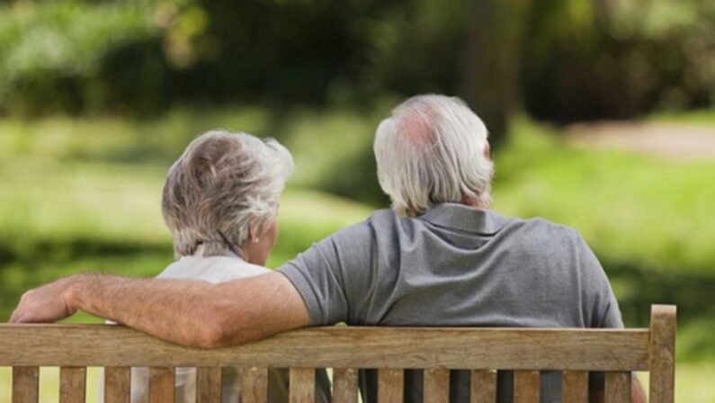 Speranza di vita a 82 anni, 1,2 anni in meno sul 2019: i dati Istat