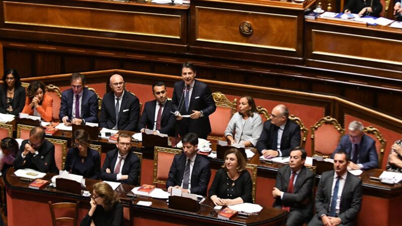 VIRUS, I DUE ERRORI DEL GOVERNO CHE NON HA UN PIANO D’INTERVENTO