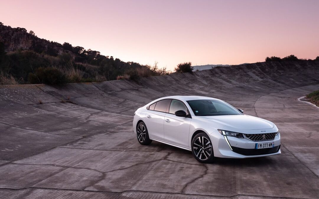 Peugeot 508 Hybrid l’efficienza dell’ibrido Plug-In