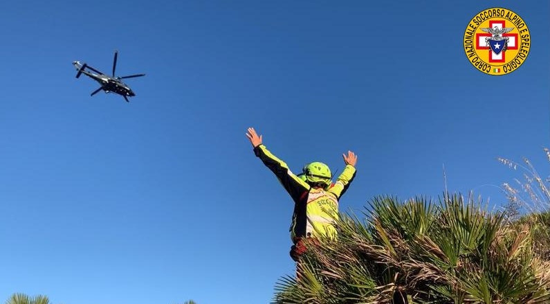 Turista reggina si ferisce nella riserva dello Zingaro in Sicilia, soccorsa in elicottero