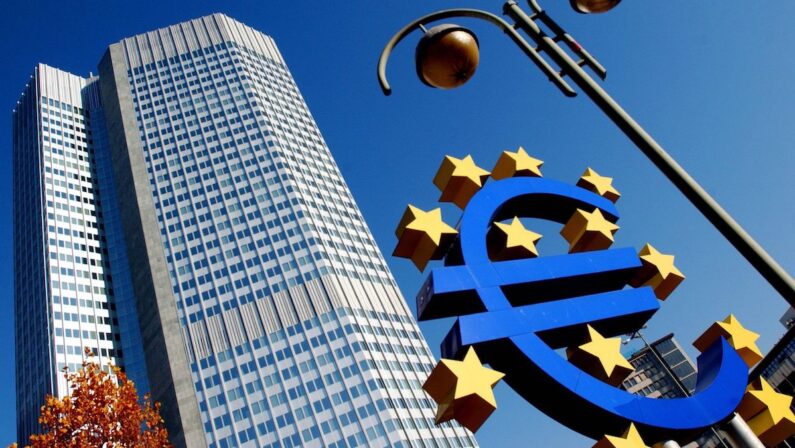 La Bce verso la stretta sui tassi: Copia e incolla strategia Fed sale sulle ferite dell'economia Ue