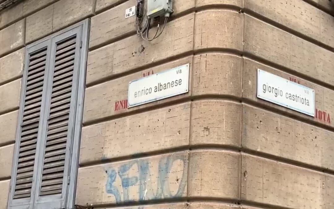 Palermo il giorno dopo il nubifragio, alberi abbattuti in centro