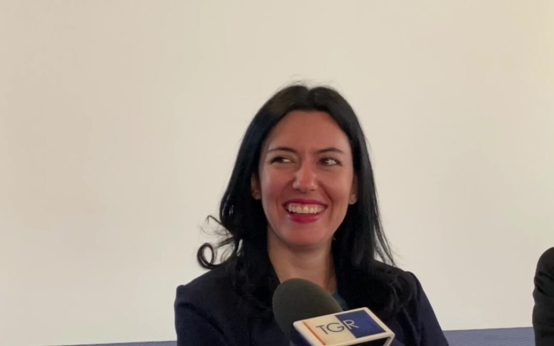 Scuola, Azzolina in Sicilia “Bando Pon da 236 milioni per libri di testo”