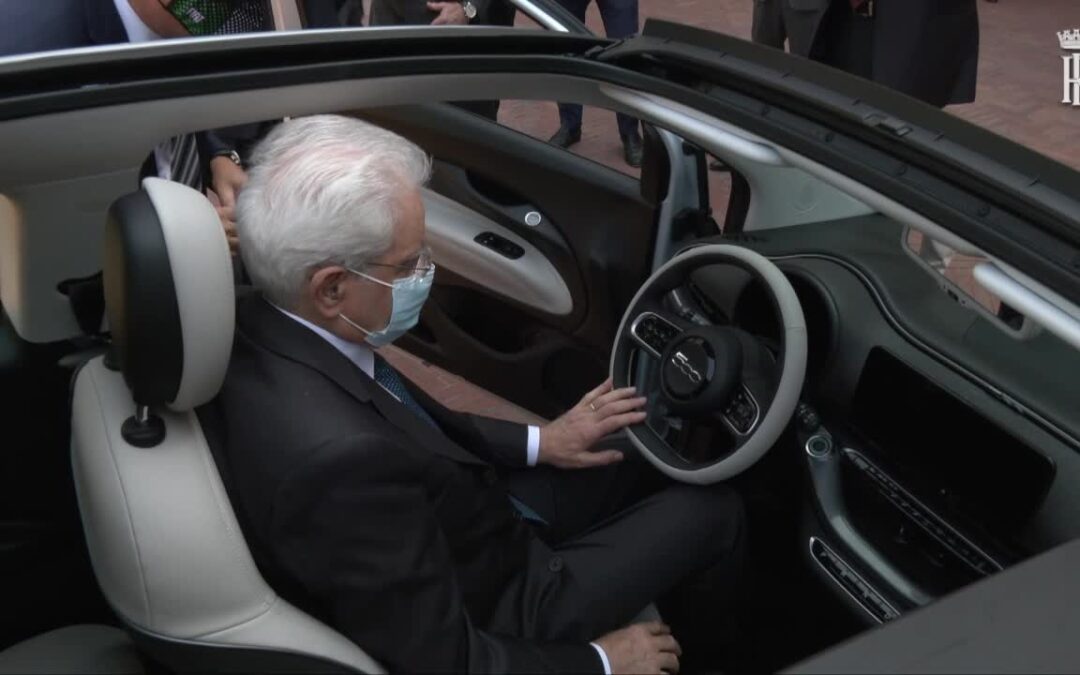 Presentata a Mattarella la nuova Fiat 500 elettrica